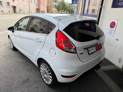 Ford Fiesta 1.0 SCTi Titanium — Citadine économique et fiable, 138'000 km — tableau de bord