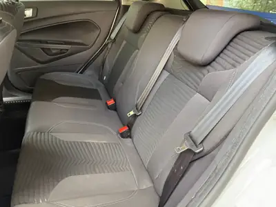 Ford Fiesta 1.0 SCTi Titanium — Citadine économique et fiable, 138'000 km — Miniature 12