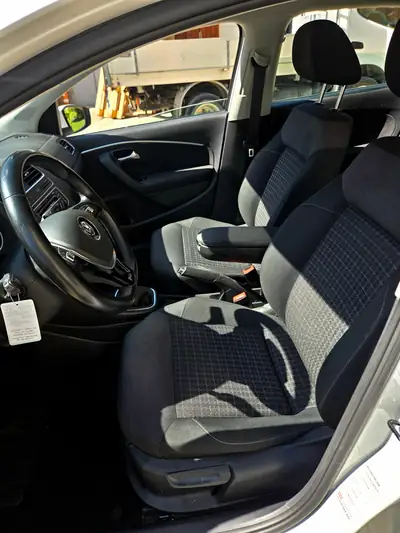 VW Polo 1.2 TSI 90 — Citadine économe et fiable, sans accident — côté