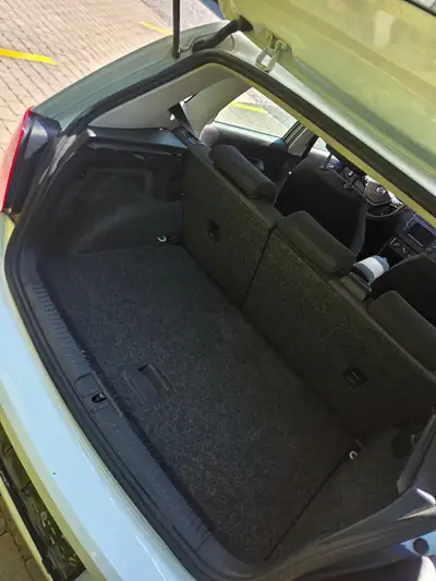 VW Polo 1.2 TSI 90 — Citadine économe et fiable, sans accident — intérieur