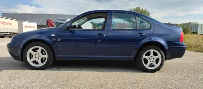 VW Bora 1.6 Trendline — Berline compacte fiable, 141'000 km, sans accident — Innenraum