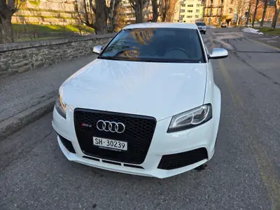 Audi RS3 2.5 T FSI Quattro — Berline sportive suréquipée, 175000 km seulement — exterior view
