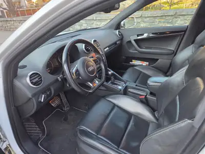 Audi RS3 2.5 T FSI Quattro — Berline sportive suréquipée, 175000 km seulement — dashboard