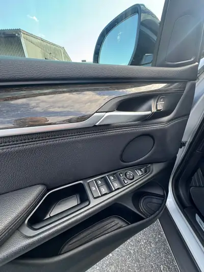 BMW X5 30d xDrive — SUV premium diesel, 105000 km, sans sinistre — cruscotto