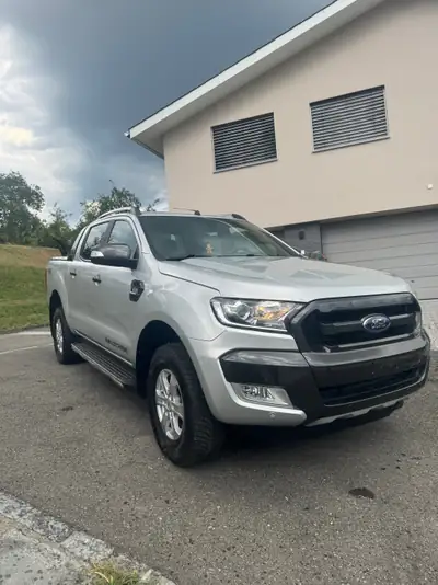 Ford Ranger 3.2 TDCi 4x4 Wildtrak — Pick-up robuste, 8 pneus, parfait état — Heckansicht