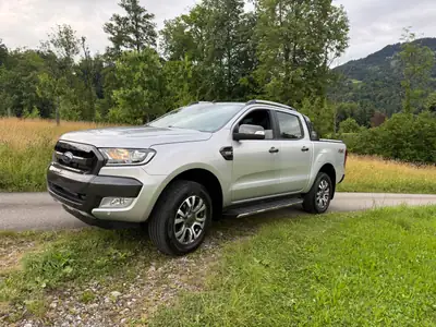 Ford Ranger 3.2 TDCi 4x4 Wildtrak — Pick-up robuste, 8 pneus, parfait état — Außenansicht