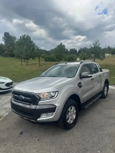 Ford Ranger 3.2 TDCi 4x4 Wildtrak — Pick-up robuste, 8 pneus, parfait état — Armaturenbrett