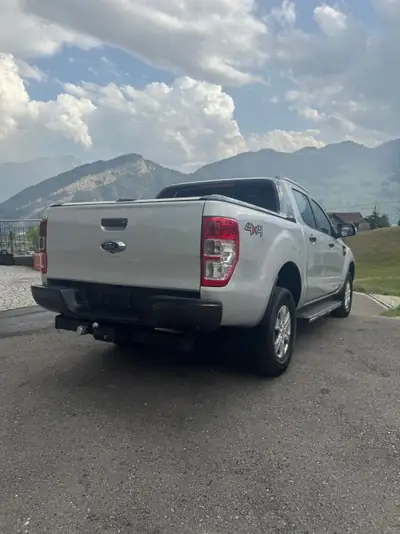 Ford Ranger 3.2 TDCi 4x4 Wildtrak — Pick-up robuste, 8 pneus, parfait état — Miniatur 9