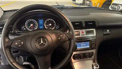 Mercedes-Benz CLC 180 Kompressor — Coupé sportif compact, entretien Mercedes garantie — Heckansicht