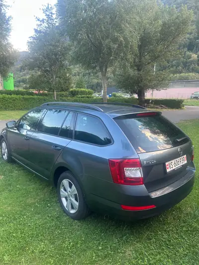 Skoda Octavia 1.4 TSI 140 Elegance — Break polyvalent, sans sinistre — Seitenansicht