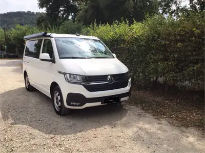 VW T6.1 California Beach — Camping-car premium, 80 000 km, diesel économique — Außenansicht