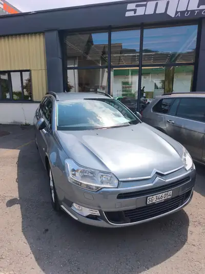Citroën C5 2.0 HDi FAP TR — Break familial robuste, consommation exemplaire — vista esterna