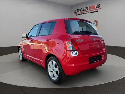 Suzuki Swift 1.3i 16V GL — Citadine dynamique sans accident, révisions à jour — intérieur