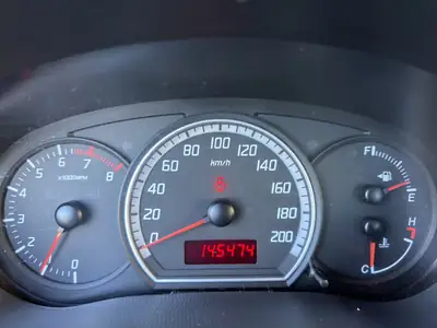 Suzuki Swift 1.3i 16V GL — Citadine dynamique sans accident, révisions à jour — Miniature 11