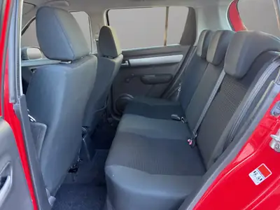 Suzuki Swift 1.3i 16V GL — Citadine dynamique sans accident, révisions à jour — Miniature 13