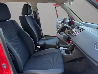Suzuki Swift 1.3i 16V GL — Citadine dynamique sans accident, révisions à jour — Miniature 17
