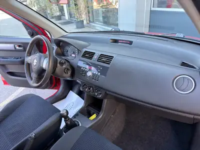 Suzuki Swift 1.3i 16V GL — Citadine dynamique sans accident, révisions à jour — Miniature 22