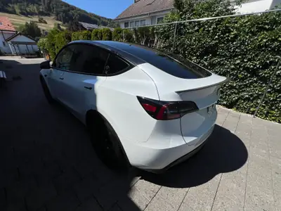 Tesla Model Y Performance — SUV électrique 534 ch, faible kilométrage — interior