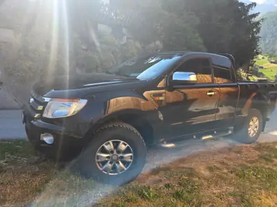 Ford Ranger 2.2 TDCi 4x4 XL — Pickup robuste, faible kilométrage et motorisation fiable — côté