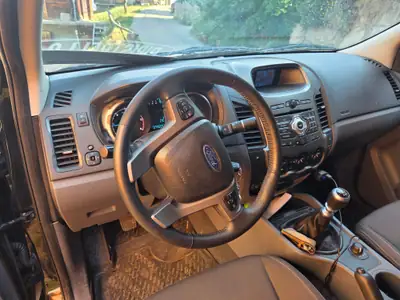 Ford Ranger 2.2 TDCi 4x4 XL — Pickup robuste, faible kilométrage et motorisation fiable — arrière