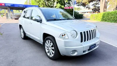 Jeep Compass 2.0 CRD Limited — SUV compact diesel robuste, 165'000 km — Seitenansicht