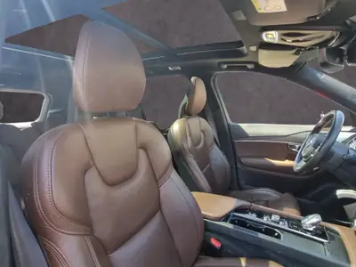 Volvo XC90 T8 eAWD — SUV 7 places hybride rechargeable, 113 000 km — Miniature 12