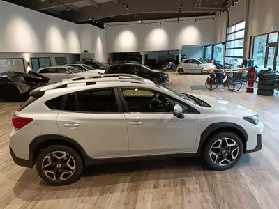 Subaru XV 2.0 Luxury AWD — SUV compact fiable, premier propriétaire, entretien récent — Miniature 8