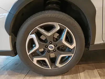 Subaru XV 2.0 Luxury AWD — SUV compact fiable, premier propriétaire, entretien récent — Miniature 17