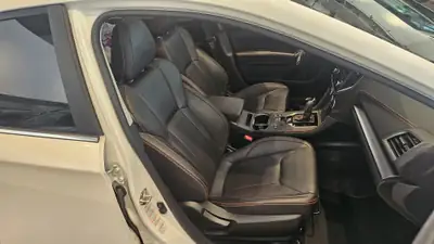 Subaru XV 2.0 Luxury AWD — SUV compact fiable, premier propriétaire, entretien récent — Miniature 23