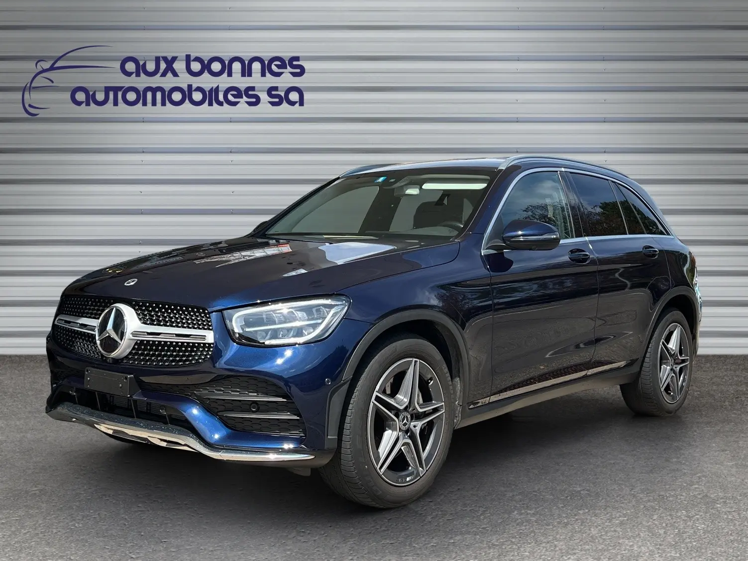 Mercedes-Benz GLC 300 AMG Line 4Matic — SUV hybride rechargeable, entretien complet