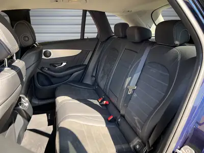 Mercedes-Benz GLC 300 AMG Line 4Matic — SUV hybride rechargeable, entretien complet — Miniature 13