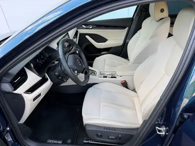 Skoda Octavia 2.0 TSI 4x4 — Break premium à faible kilométrage, transmission intégrale — arrière