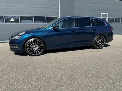 Skoda Octavia 2.0 TSI 4x4 — Break premium à faible kilométrage, transmission intégrale — vue extérieure