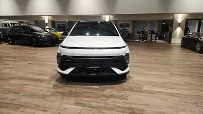 Hyundai Kona 1.6 T-GDi N Line 4WD — SUV compact sportif avec toit panoramique — arrière