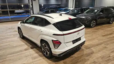 Hyundai Kona 1.6 T-GDi N Line 4WD — SUV compact sportif avec toit panoramique — Miniature 14