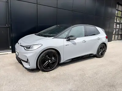 VW ID.3 GTX Performance — Électrique 326 ch, attelage et pompe à chaleur inclus — vue extérieure