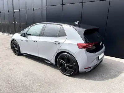 VW ID.3 GTX Performance — Électrique 326 ch, attelage et pompe à chaleur inclus — côté