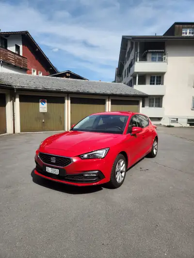 SEAT Leon 1.0 eTSI Style DSG — Berline hybride légère, 127 000 km, sans sinistre — exterior view