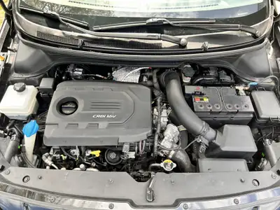 Hyundai i20 1.4 CRDi Vertex — Citadine économe avec toit panoramique — Thumbnail 10