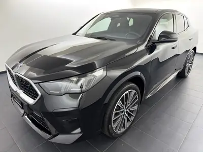 BMW X2 sDrive 20i 48V M Sport — SUV Compact Hybride Léger, Première Main, 6'900 km — vue extérieure