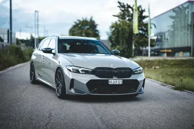 BMW M340i xDrive M Sport Pro — Break haute performance, 79 500 km seulement — côté