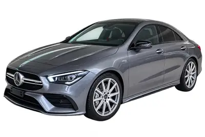Mercedes-Benz CLA 35 AMG — Berline sportive compacte, transmission intégrale — exterior view