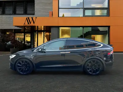 Tesla Model X 100D — SUV électrique 7 places, 525 ch, autonomie maximale — vue extérieure