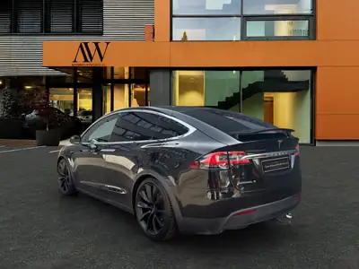 Tesla Model X 100D — SUV électrique 7 places, 525 ch, autonomie maximale — intérieur