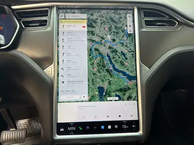 Tesla Model X 100D — SUV électrique 7 places, 525 ch, autonomie maximale — Miniature 16