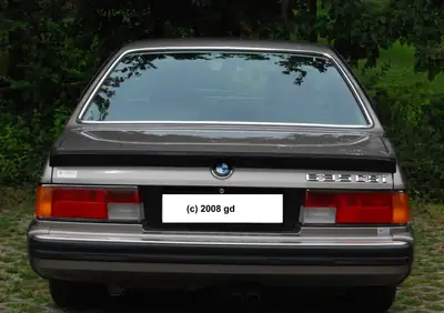 BMW 635 CSi E24 — Coupé sportif des années 80, 211 ch et histoire automobile — interior