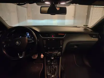 Skoda Octavia 2.0 TSI RS DSG — Berline sportive 220 ch, sans accident — côté