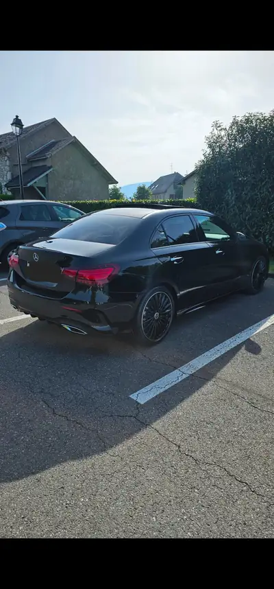 Mercedes-Benz Classe A 220 AMG Line Night Star 4MATIC — Berline sportive hybride légère, 18 000 km — Heckansicht