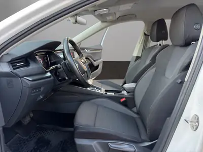Skoda Octavia Combi 2.0 TDI 4×4 — Break robuste, transmission intégrale et consommation maîtrisée — Miniature 9