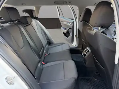 Skoda Octavia Combi 2.0 TDI 4×4 — Break robuste, transmission intégrale et consommation maîtrisée — Miniature 18